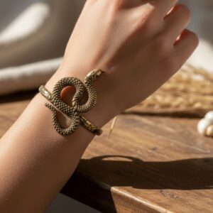 Luxurious snake-shaped copper set ring bracelet